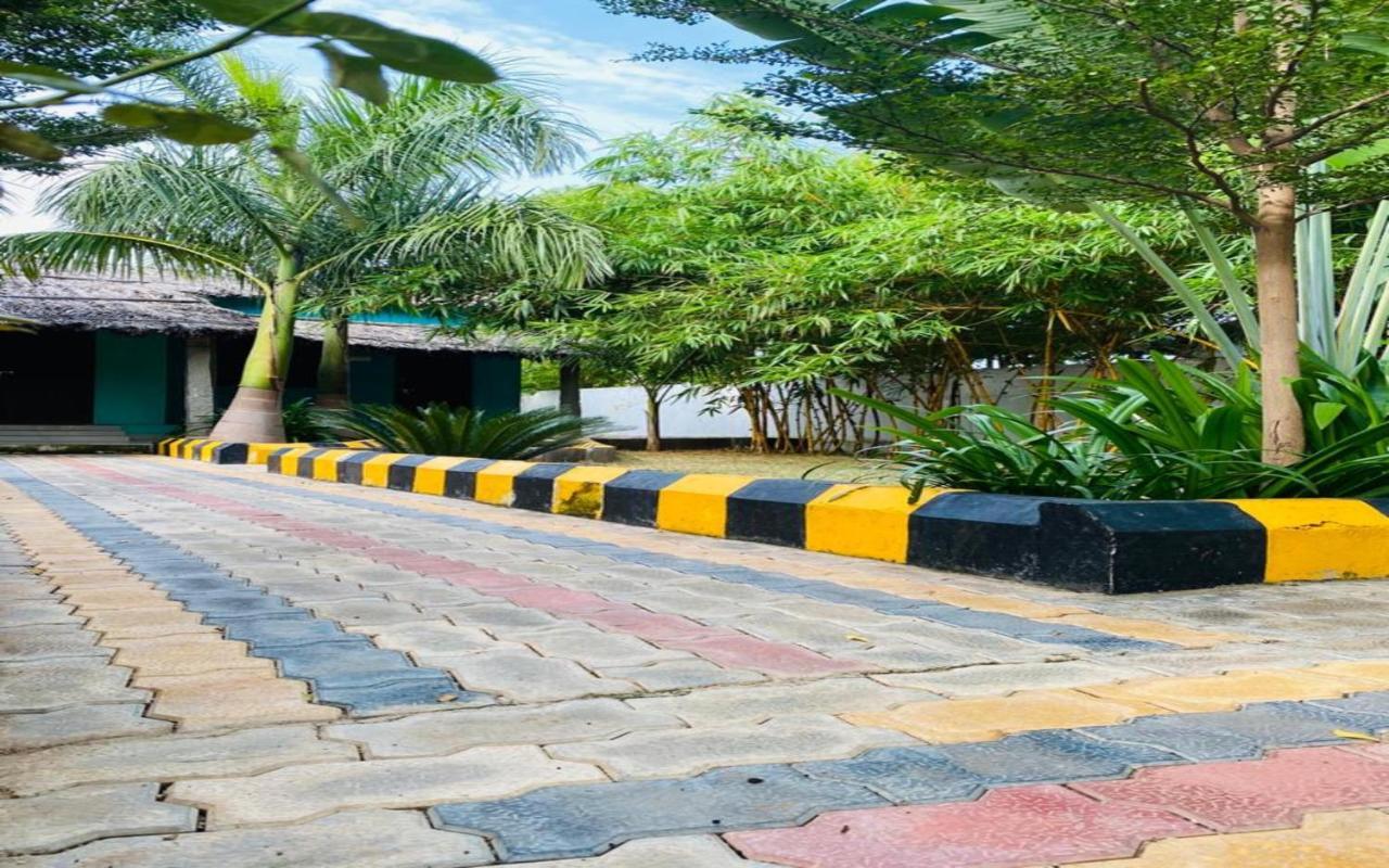 Hotel Megha Resort Hampi Exterior photo