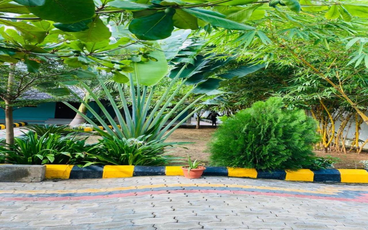 Hotel Megha Resort Hampi Exterior photo