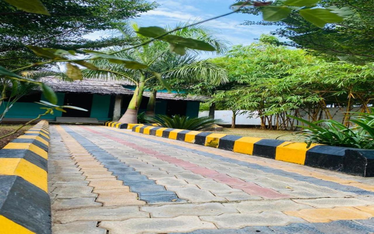 Hotel Megha Resort Hampi Exterior photo