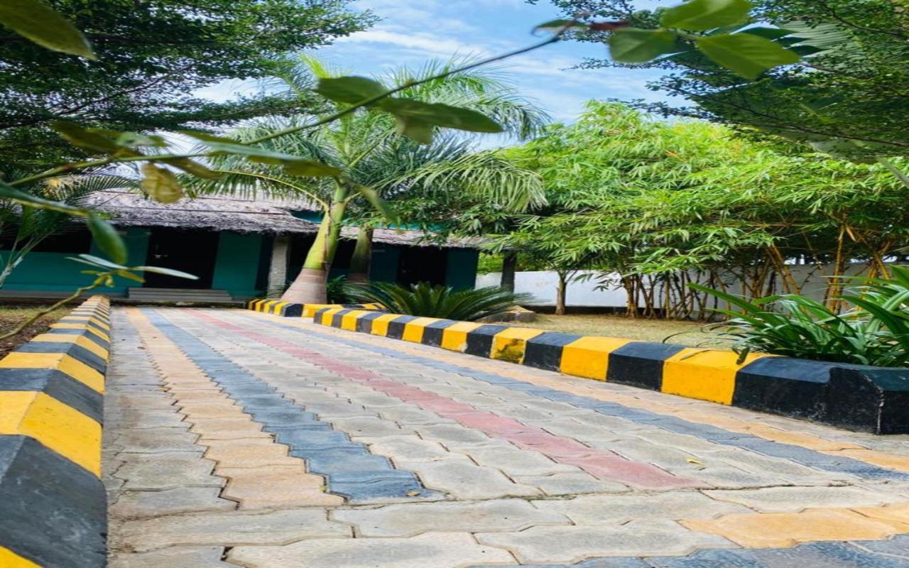 Hotel Megha Resort Hampi Exterior photo